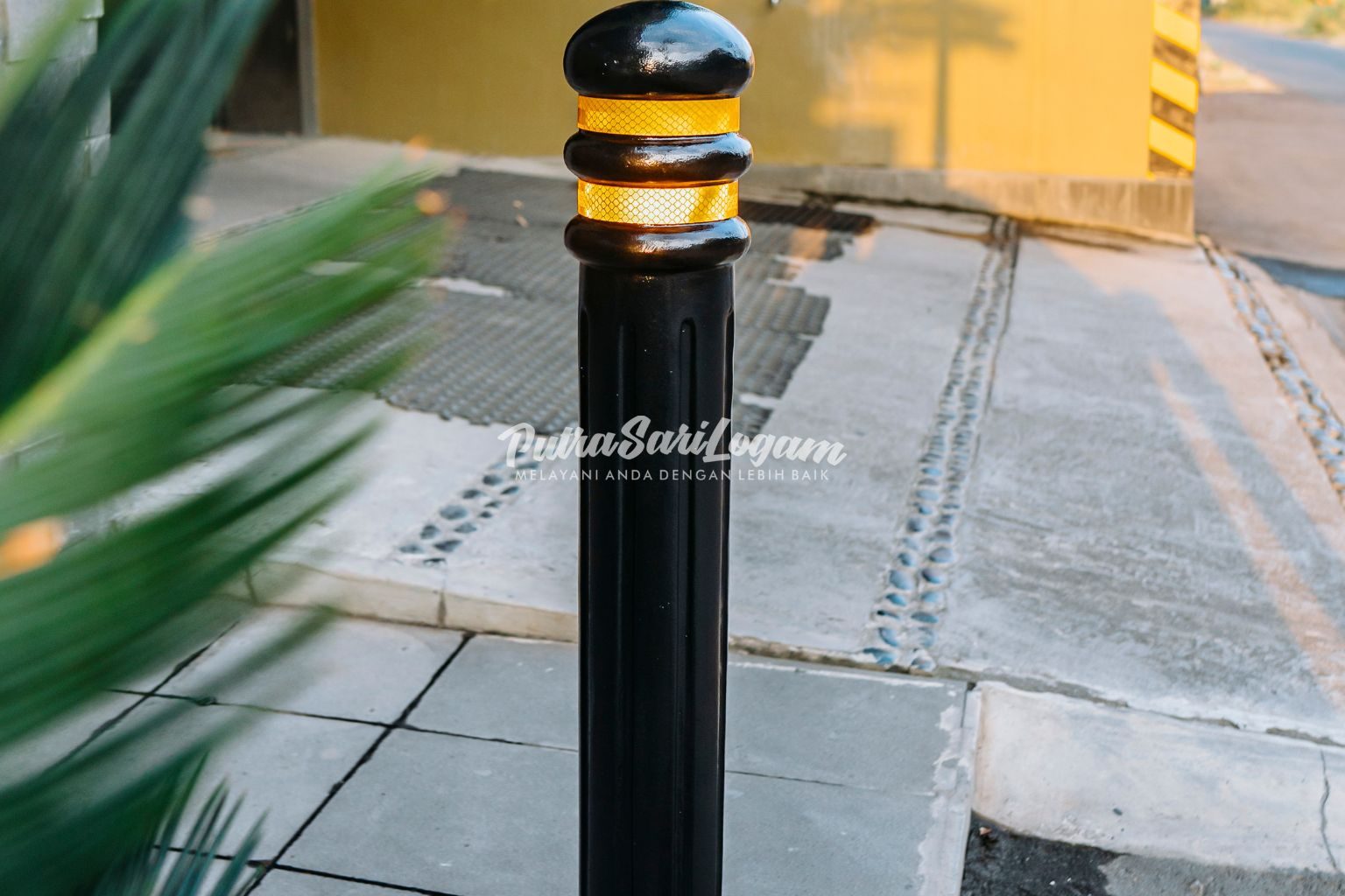 Bollard Penjaga Keamanan untuk Kota Surabaya