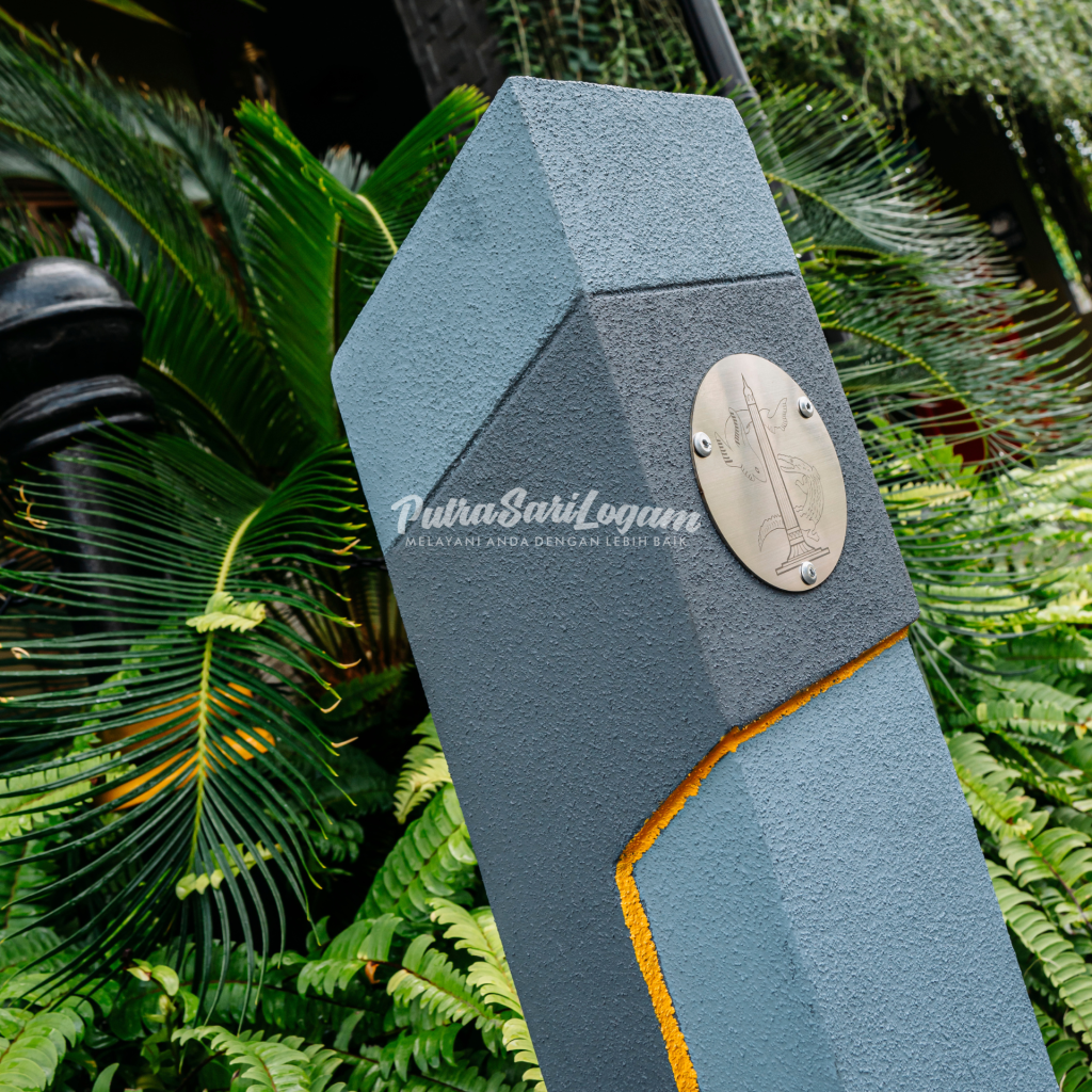 Bollard Trotoar dalam Penataan Kota Surabaya